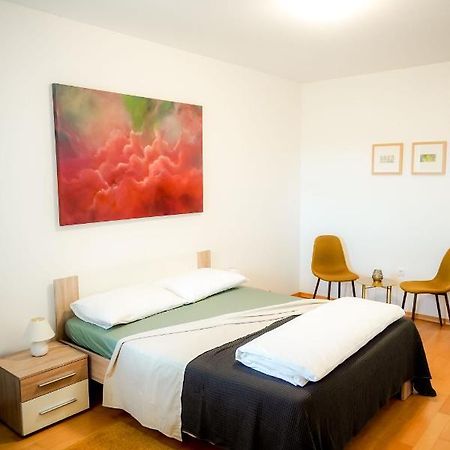 Apartment Rondo Pula Lovely And Sunny מראה חיצוני תמונה