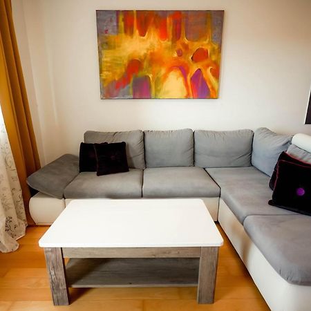 Apartment Rondo Pula Lovely And Sunny מראה חיצוני תמונה