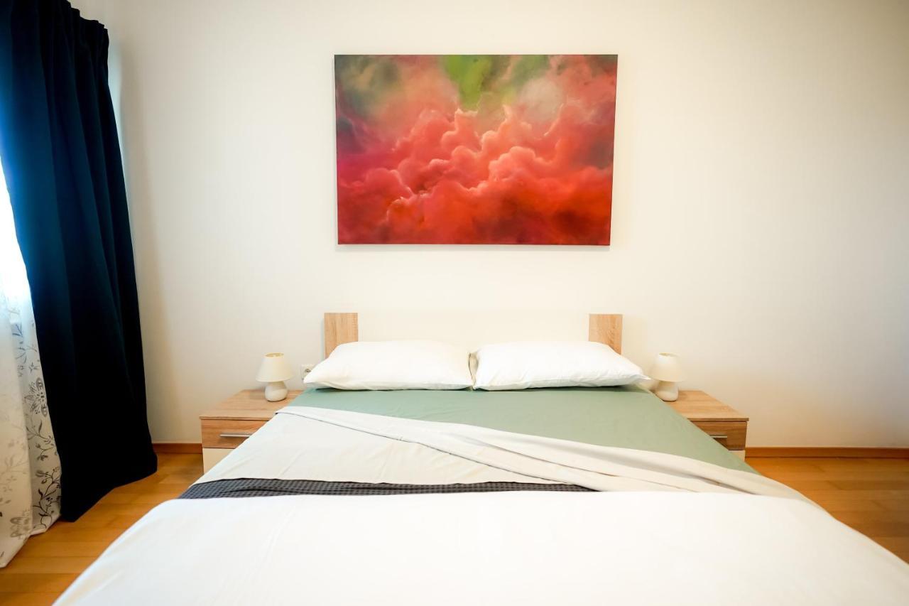 Apartment Rondo Pula Lovely And Sunny מראה חיצוני תמונה