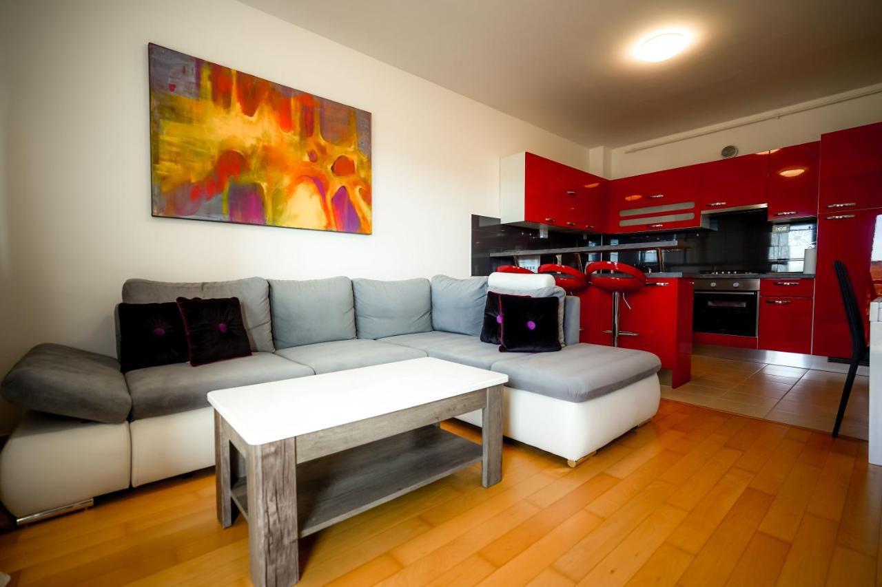 Apartment Rondo Pula Lovely And Sunny מראה חיצוני תמונה